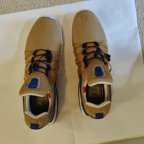 Nike Shox Gravity in Orange Box display picture 3